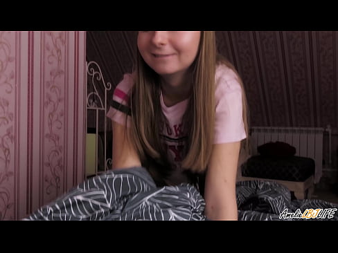 ❤️ Blondie xucla profundament la seva millor amiga i es fa semen a la boca ❤️❌ Vídeo sexual al ca.sexuria-net.ru ❌