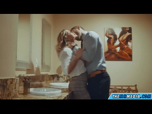 ❤️ Quan una rossa tetona et sedueix en un lavabo públic ❤️❌ Vídeo sexual al ca.sexuria-net.ru ❌